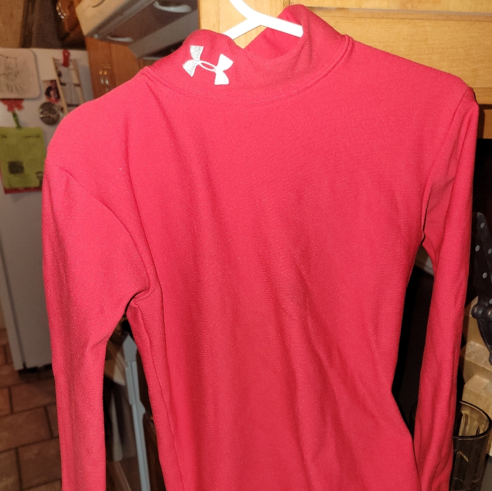 Boys Under Armour thermal shirt
